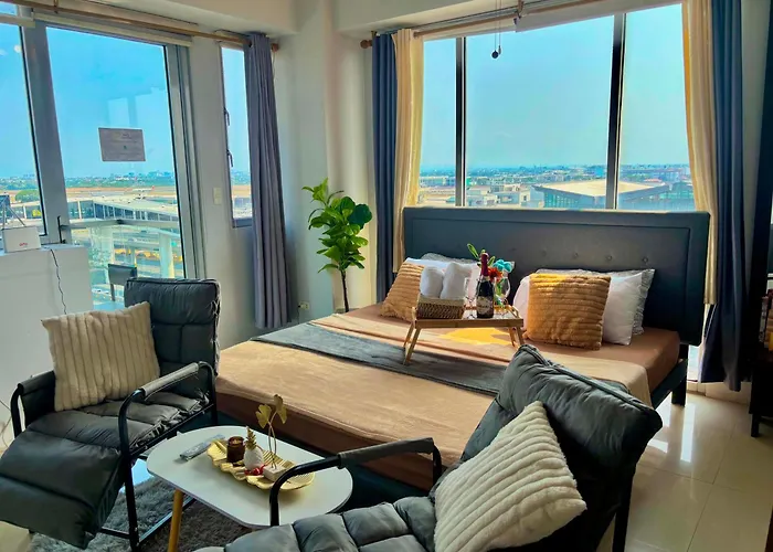 Apartment Condotel Across Naia Terminal 3 At One Palm Tree